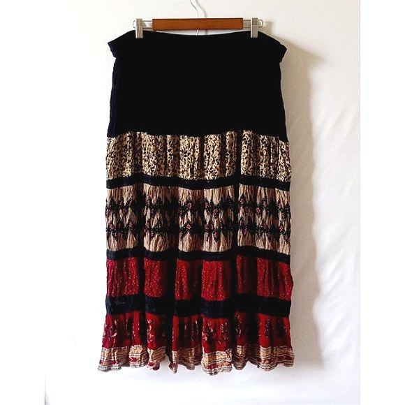 White Stag Woman Floral Lace Boho Skirt - Picture 2 of 4